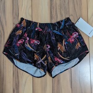 NWT! Lululemon Hotty Hot LR Shorts 4" Lined In Veiled Floral Black Size 8